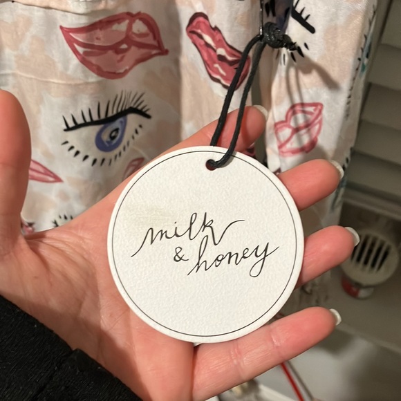 Button Down Blouse-OS! - Picture 3 of 8